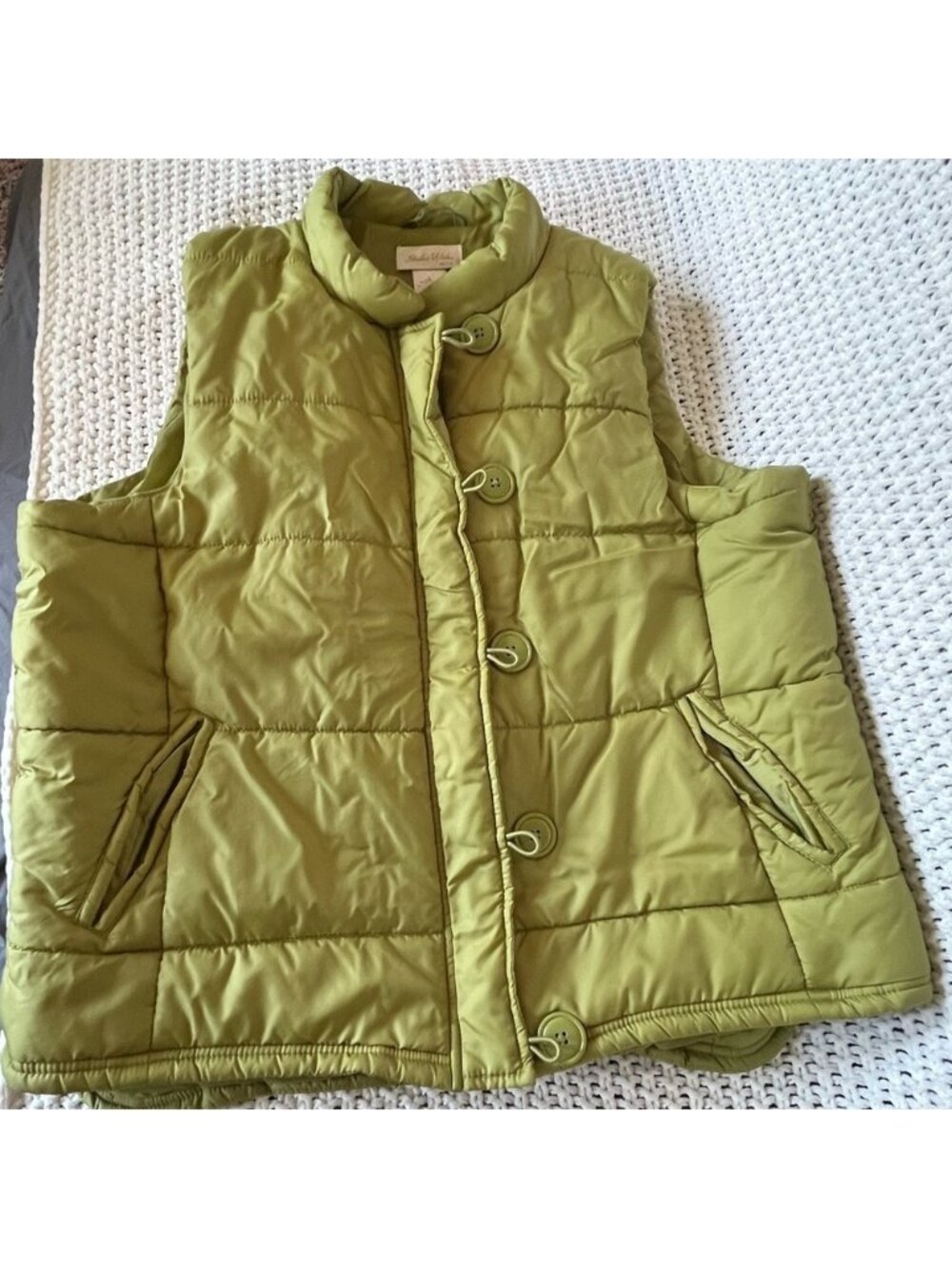 Studio Works Women's Green Puffer Vest, Zippered & Button Down, Pockets; Size LP